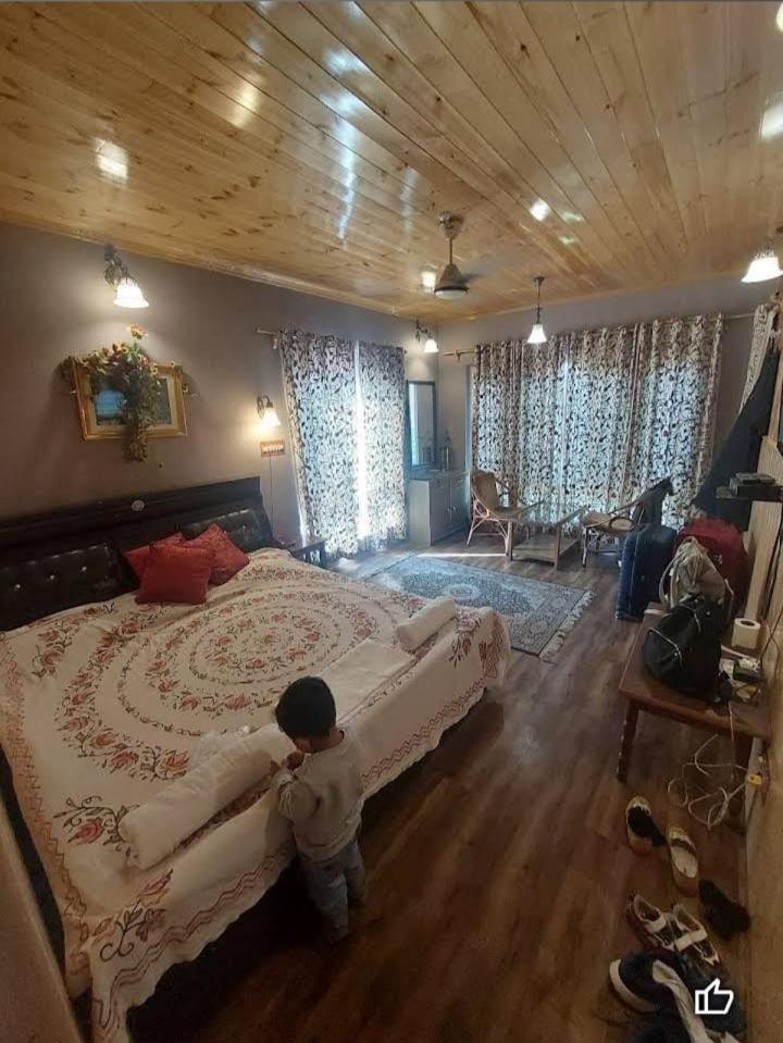Blooming Dale Hotel Srīnagar Esterno foto