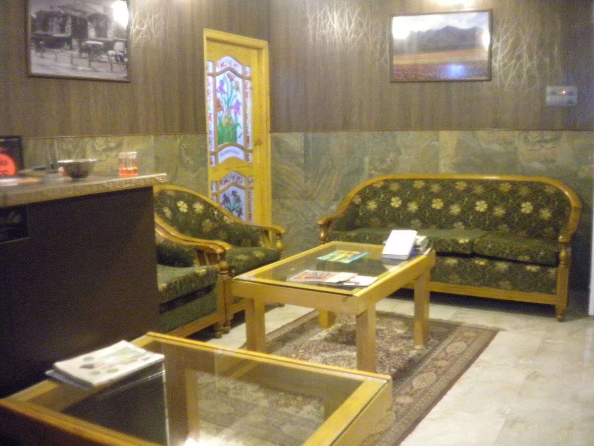 Blooming Dale Hotel Srīnagar Esterno foto