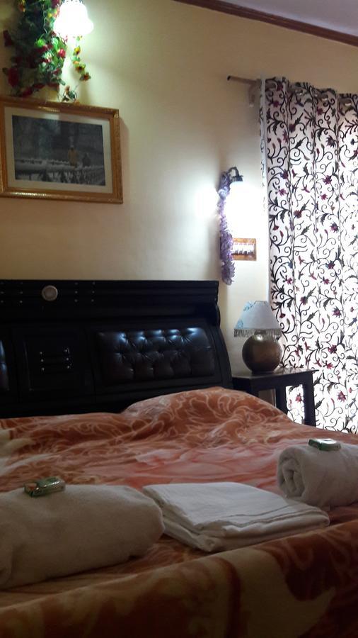 Blooming Dale Hotel Srīnagar Esterno foto